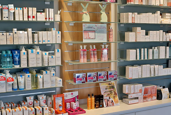 Oberhaizinger Apothekenbau Widder Apotheke Regale